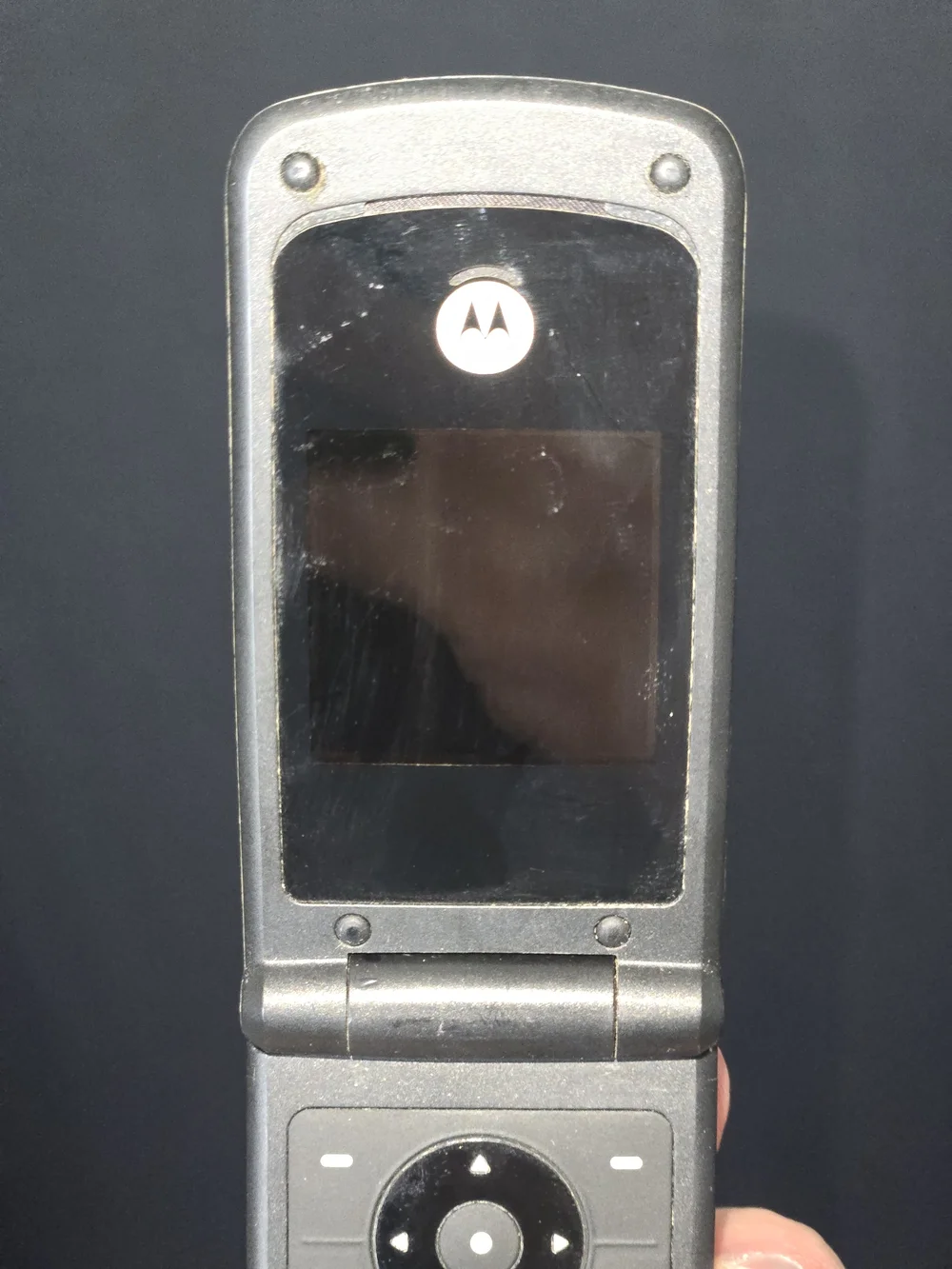 Motorola Cellular Flip Phone (Tracfone) Cellphone It Turns On
